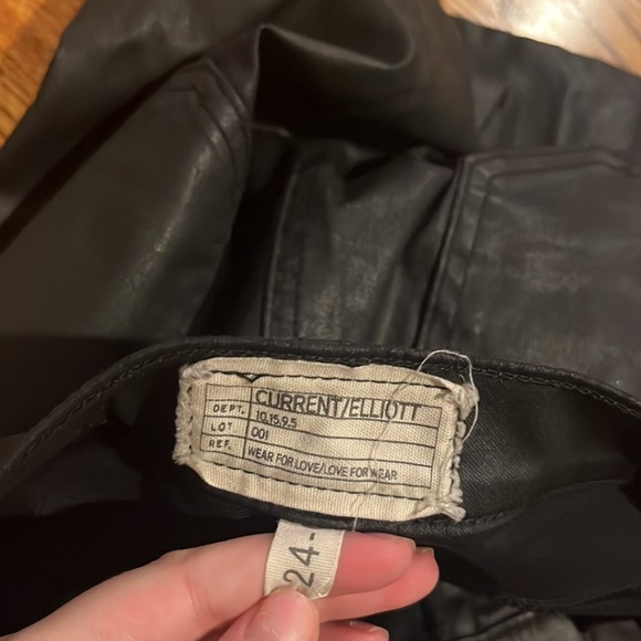 Current/Elliot Woman’s Black The Stiletto Black Coated Jeans Size 24 - Picture 4 of 7